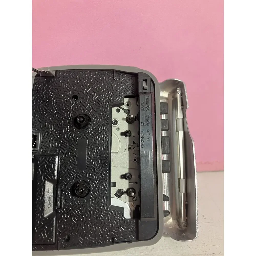 Vintage EUC Sony Sports Groove Walkman WM-FS499 Radio Cassette Player WORKS
